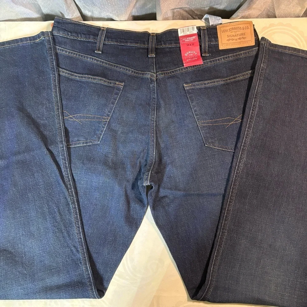 NWT- Levi's Men's Bootcut Jeans - Dark Blue 34X32
